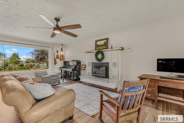 939 S 45th E, Idaho Falls, ID 83401