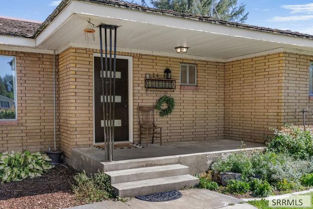 939 S 45th E, Idaho Falls, ID 83401