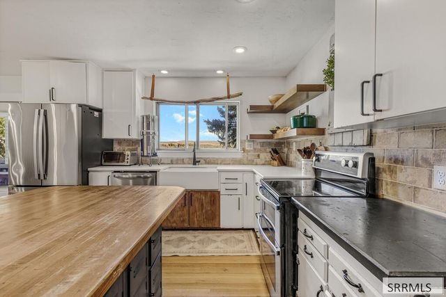 939 S 45th E, Idaho Falls, ID 83401