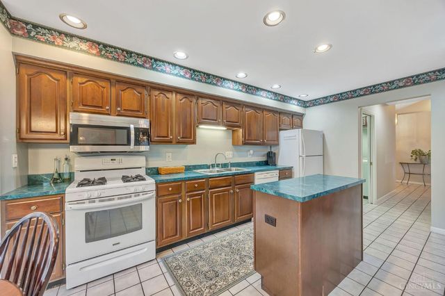 5509 Boomer Road, Cincinnati, OH 45247