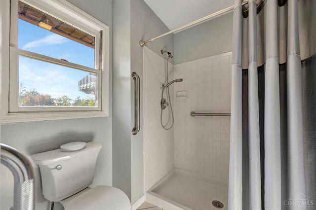 5509 Boomer Road, Cincinnati, OH 45247