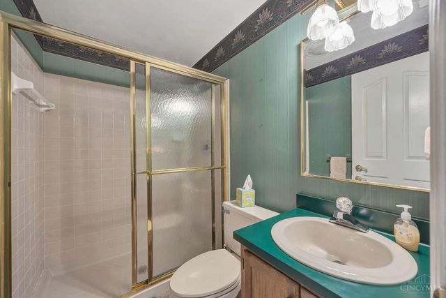 5509 Boomer Road, Cincinnati, OH 45247