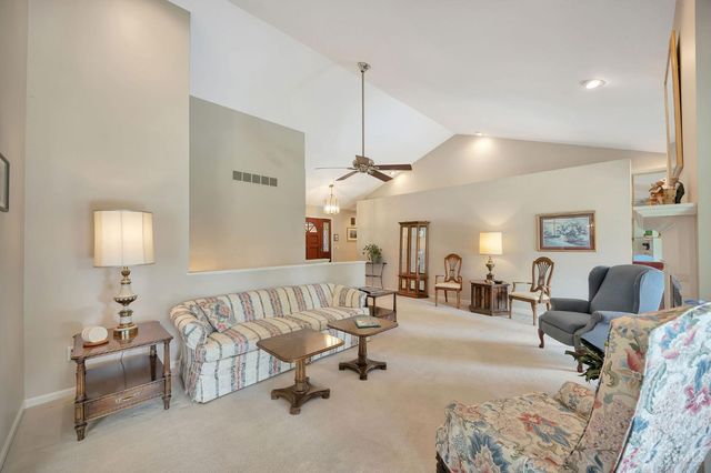 5509 Boomer Road, Cincinnati, OH 45247