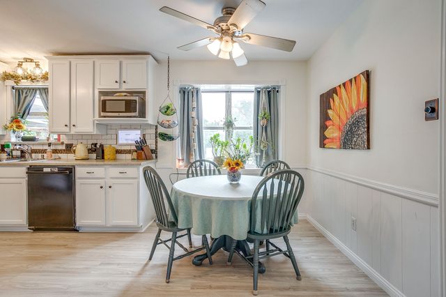 122 Valley Vista Drive, Burleson, TX 76028