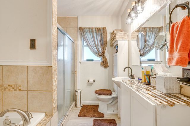 122 Valley Vista Drive, Burleson, TX 76028