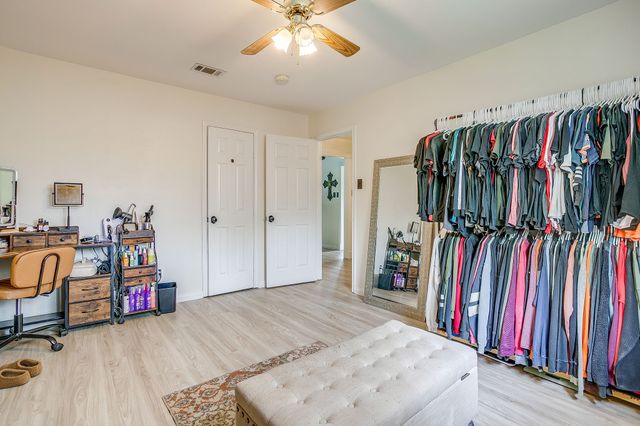 122 Valley Vista Drive, Burleson, TX 76028