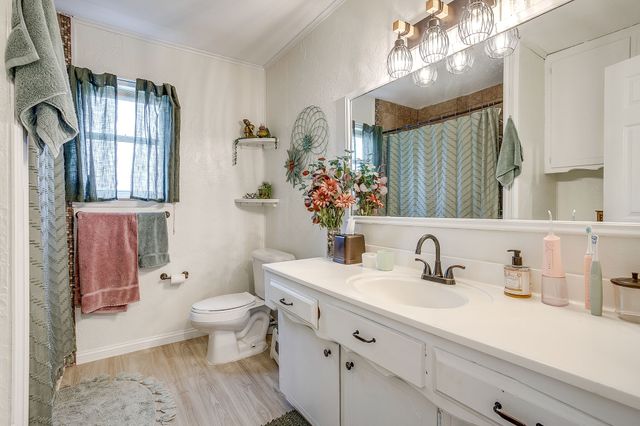 122 Valley Vista Drive, Burleson, TX 76028