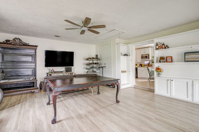 122 Valley Vista Drive, Burleson, TX 76028