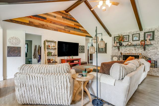 122 Valley Vista Drive, Burleson, TX 76028