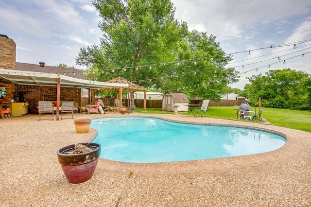 122 Valley Vista Drive, Burleson, TX 76028