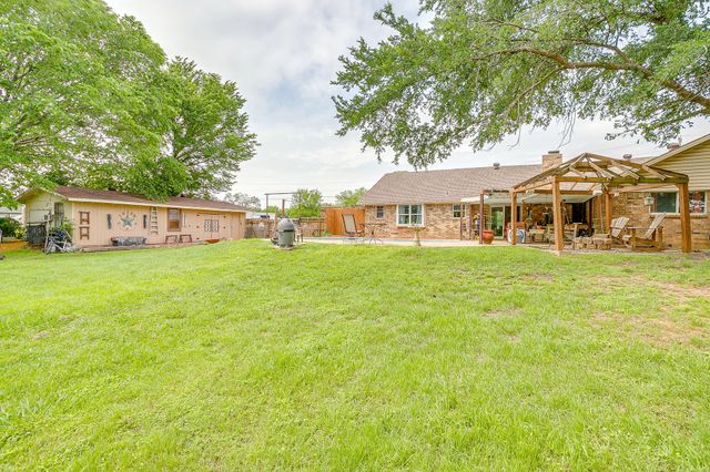 122 Valley Vista Drive, Burleson, TX 76028