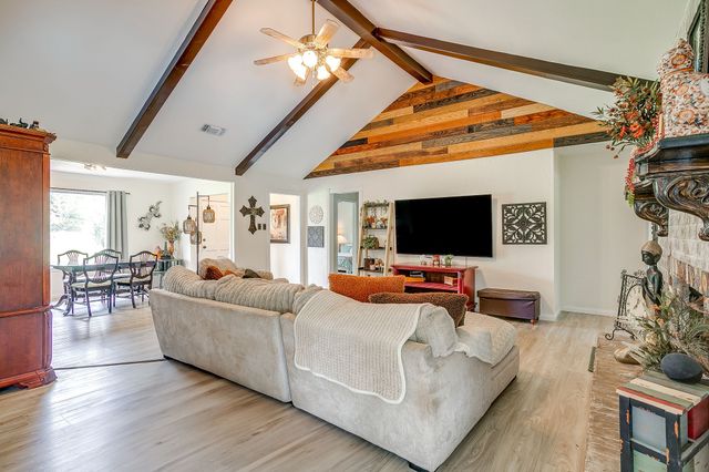 122 Valley Vista Drive, Burleson, TX 76028