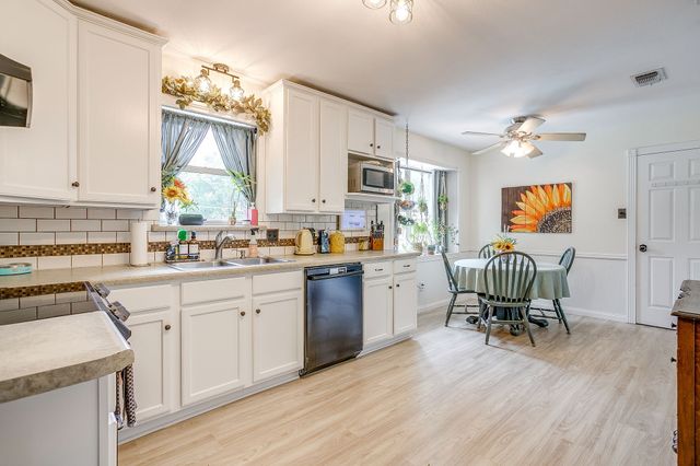 122 Valley Vista Drive, Burleson, TX 76028