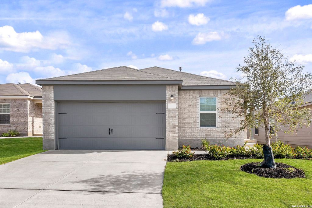 4002 Lena Gardens, Von Ormy, TX 78073
