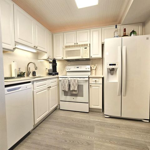 1357 NE Ocean Boulevard 215, Stuart, FL 34996