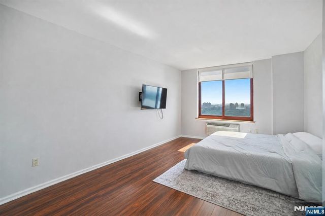 100 Old Palisade Road 3305, Fort Lee, NJ 07024