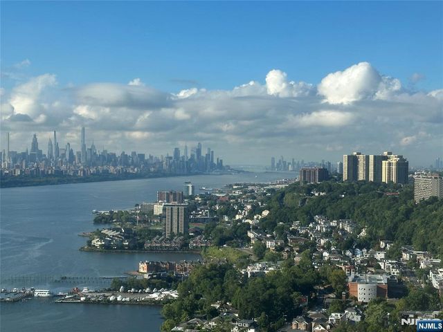100 Old Palisade Road 3305, Fort Lee, NJ 07024