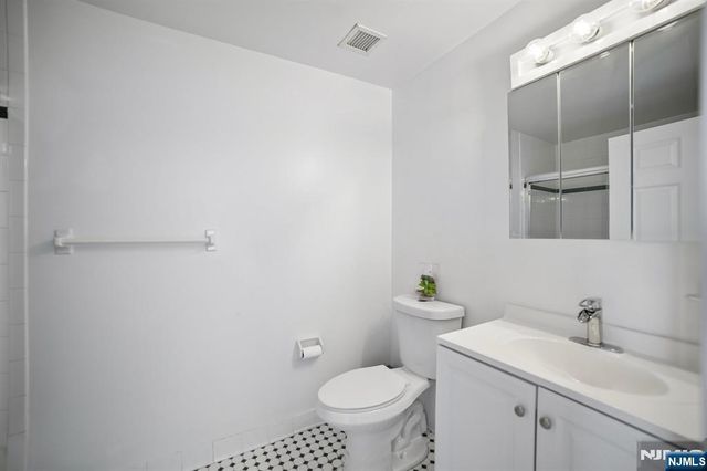 100 Old Palisade Road 3305, Fort Lee, NJ 07024