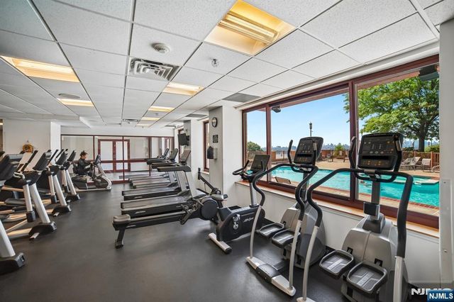 100 Old Palisade Road 3305, Fort Lee, NJ 07024