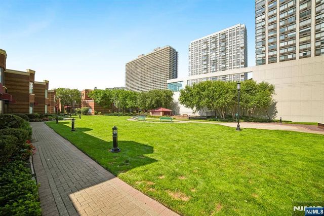 100 Old Palisade Road 3305, Fort Lee, NJ 07024