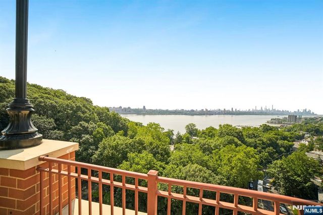 100 Old Palisade Road 3305, Fort Lee, NJ 07024