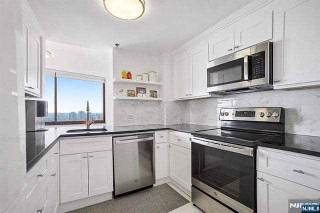 100 Old Palisade Road 3305, Fort Lee, NJ 07024