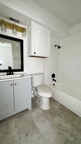 9813 Walnut Street 302, Dallas, TX 75243