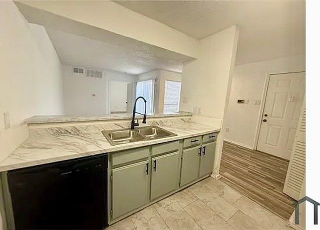 9813 Walnut Street 302, Dallas, TX 75243