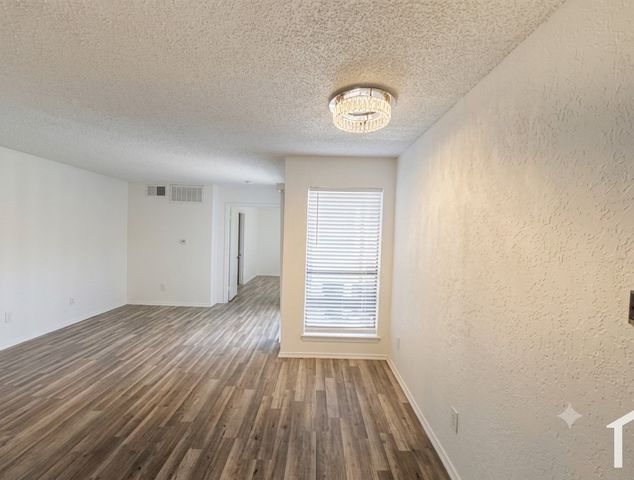 9813 Walnut Street 302, Dallas, TX 75243