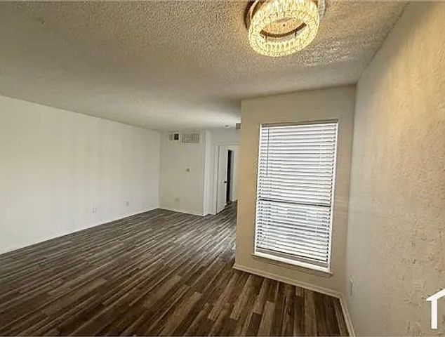 9813 Walnut Street 302, Dallas, TX 75243