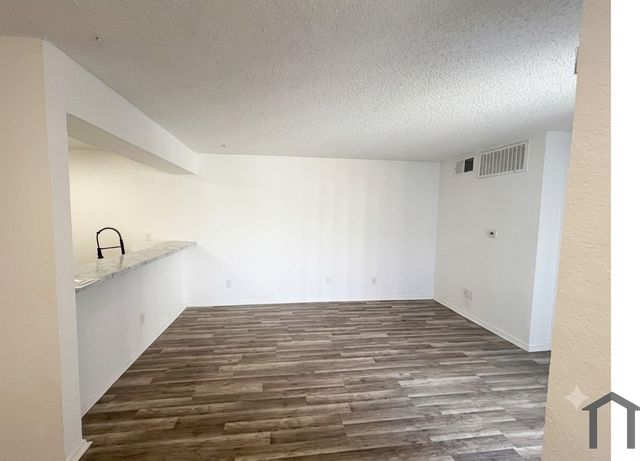 9813 Walnut Street 302, Dallas, TX 75243