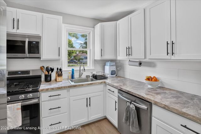 730 Hunter Boulevard, Lansing, MI 48910