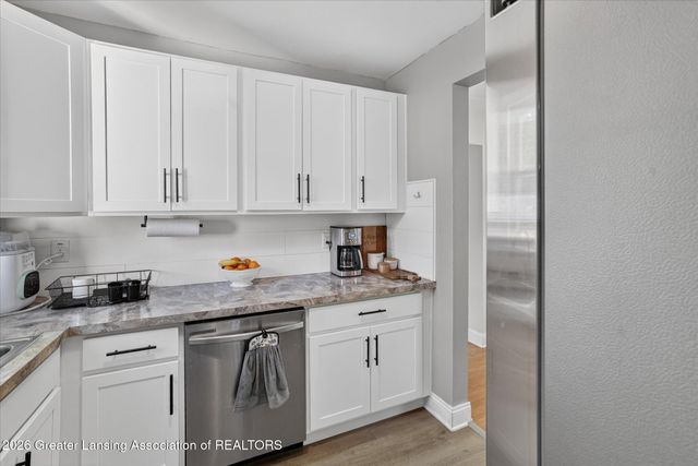 730 Hunter Boulevard, Lansing, MI 48910
