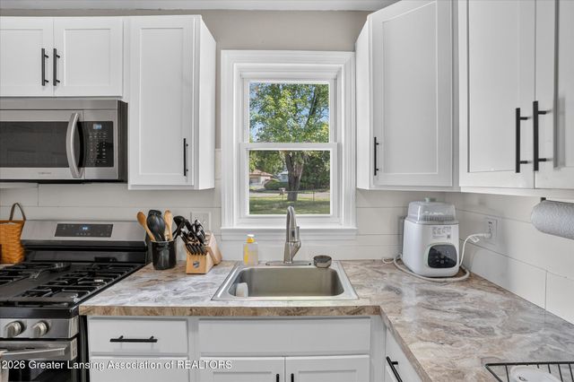 730 Hunter Boulevard, Lansing, MI 48910