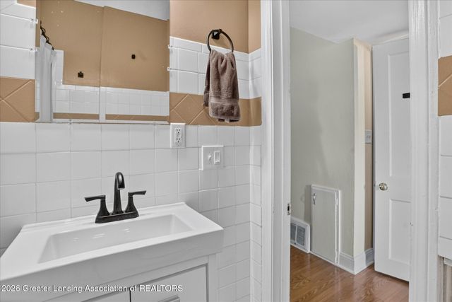 730 Hunter Boulevard, Lansing, MI 48910