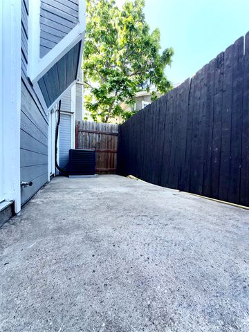 4626 San Jacinto Street, Dallas, TX 75204