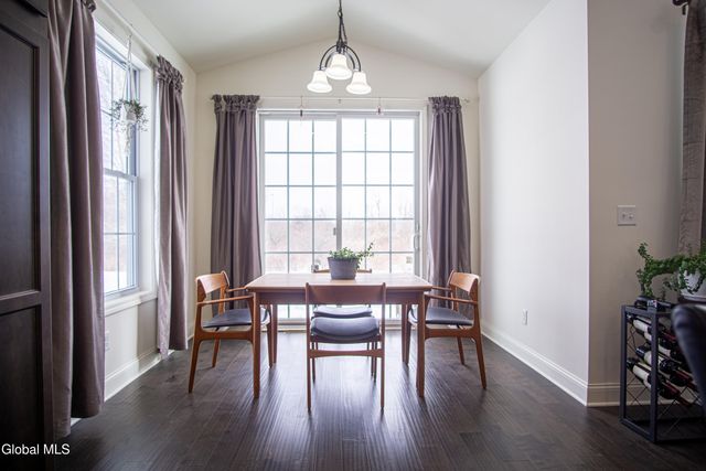 9 New Heron Drive, Halfmoon, NY 12118