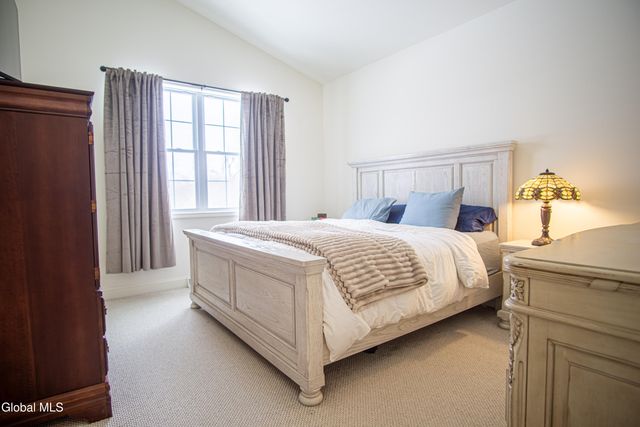 9 New Heron Drive, Halfmoon, NY 12118