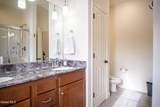 9 New Heron Drive, Halfmoon, NY 12118