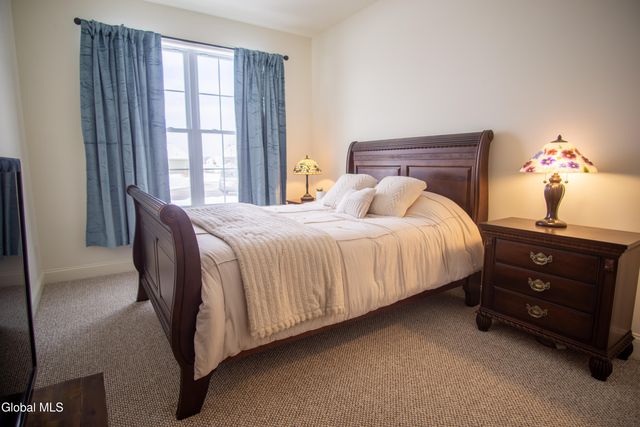 9 New Heron Drive, Halfmoon, NY 12118