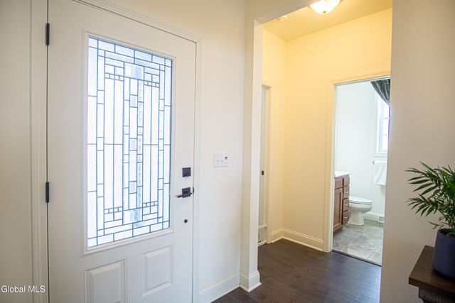 9 New Heron Drive, Halfmoon, NY 12118