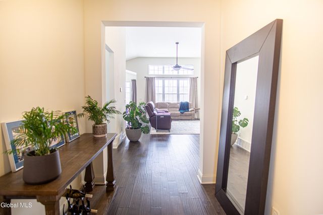 9 New Heron Drive, Halfmoon, NY 12118