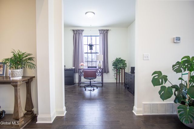 9 New Heron Drive, Halfmoon, NY 12118