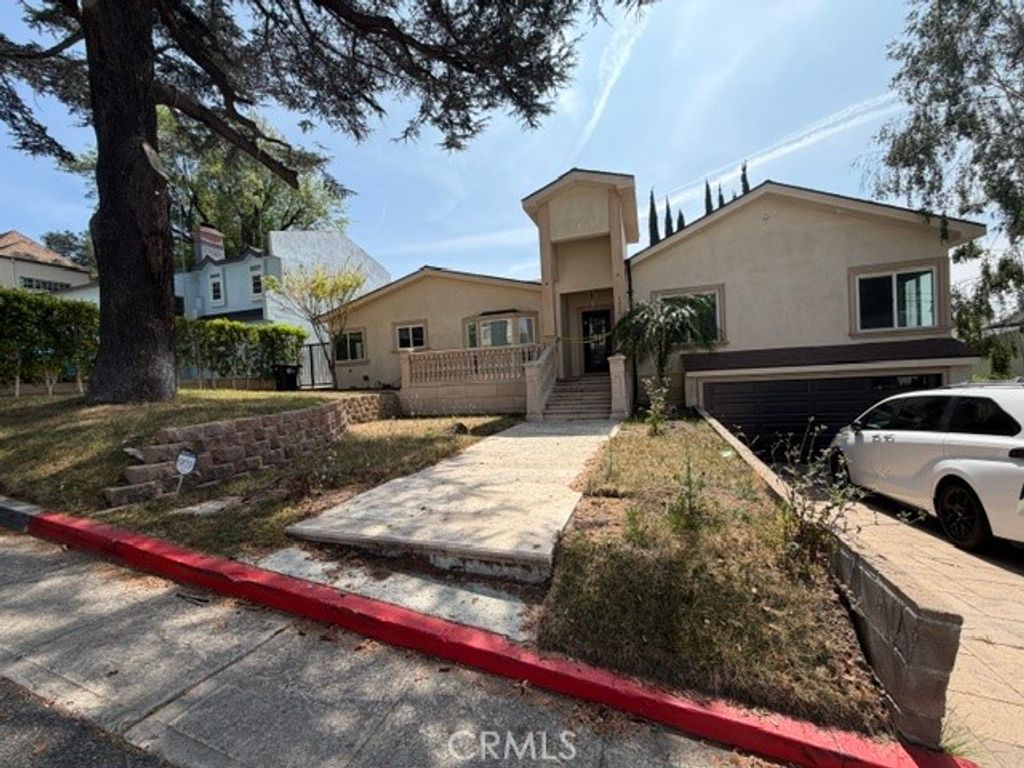1824 Crestmont Court, Glendale, CA 91208