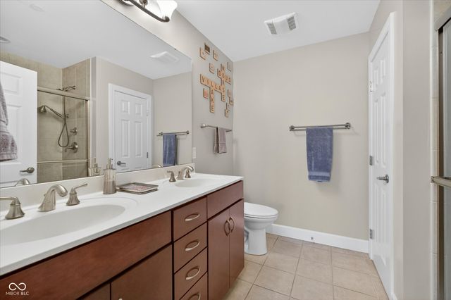 20971 Shoreline Court 215, Noblesville, IN 46062