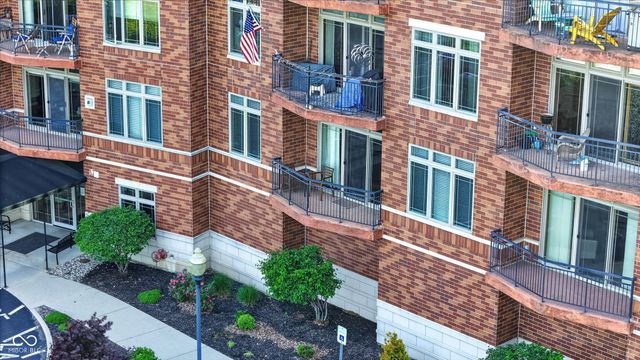 20971 Shoreline Court 215, Noblesville, IN 46062