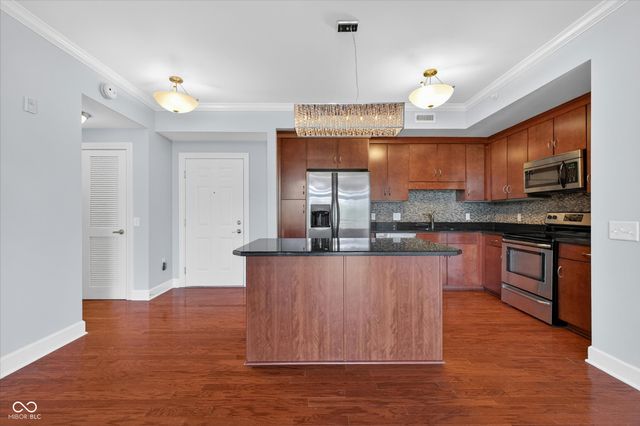 20971 Shoreline Court 215, Noblesville, IN 46062