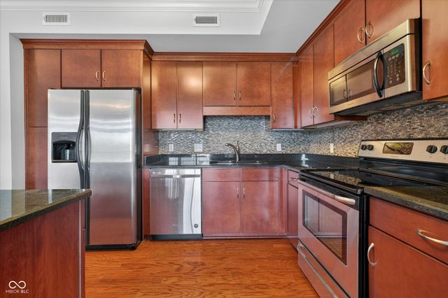 20971 Shoreline Court 215, Noblesville, IN 46062