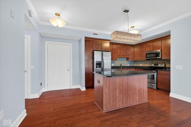 20971 Shoreline Court 215, Noblesville, IN 46062