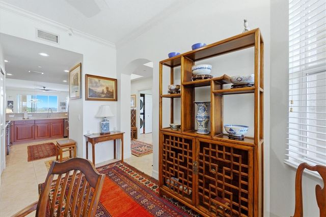 5531 CANNES CIRCLE 603, Sarasota, FL 34231